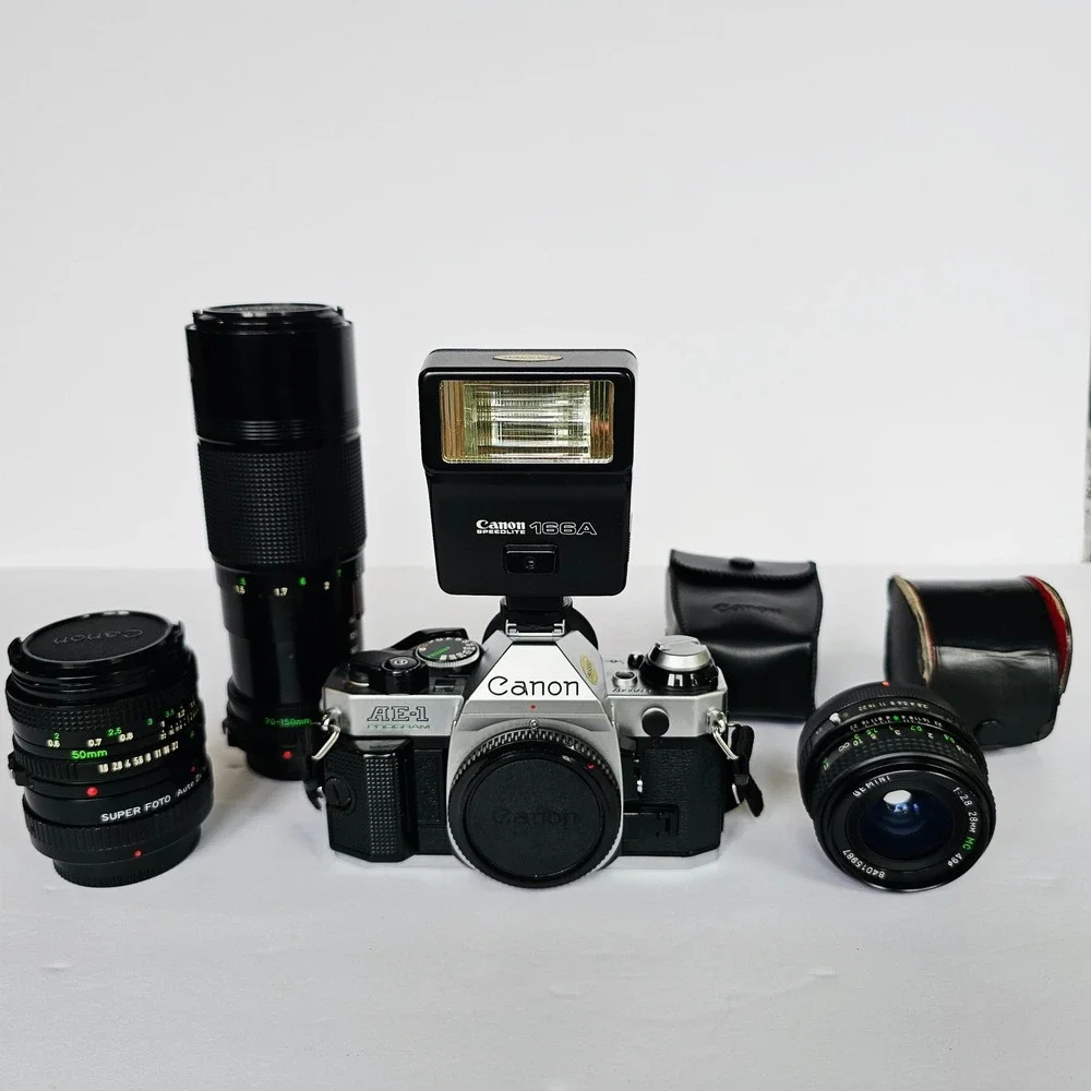 80s Vintage Canon AE-1 Program 35mm‎ SLR Film Camera Kit w/ Lenses Flash and Bag